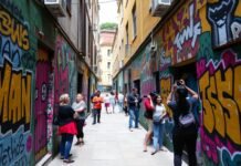 Roteiro Fotográfico São Paulo: 7 Lugares para Cliques Incríveis Grafites coloridos nas paredes do Beco do Batman em São Paulo, mostrando arte urbana vibrante em um roteiro fotográfico São Paulo